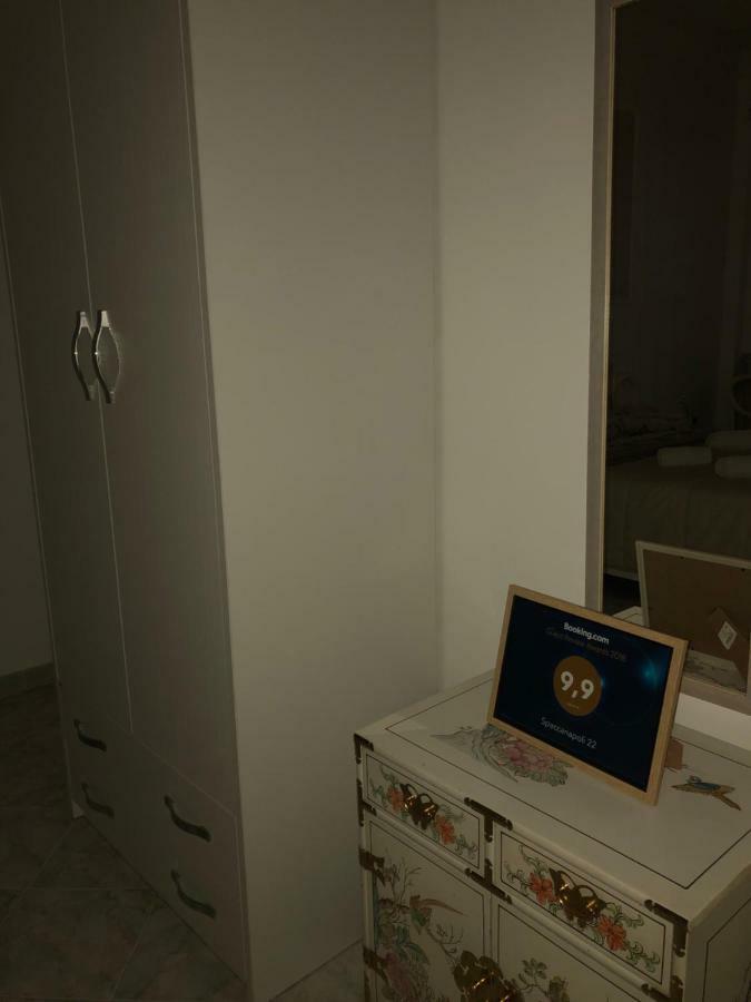 Spaccanapoli 22 Bagian luar foto